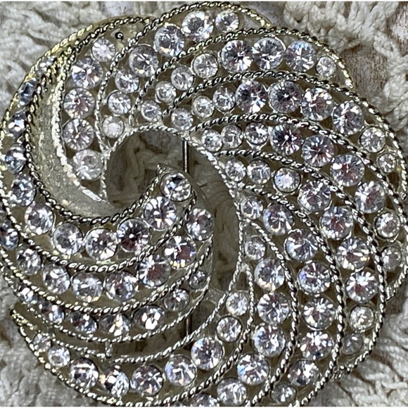 Vintage Napier Statement Brooch Silver Tone Swirl Clear Rhinestones Round Circle - Picture 1 of 9